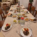 Bujtina Te Mulliri Guri i Bardhe
