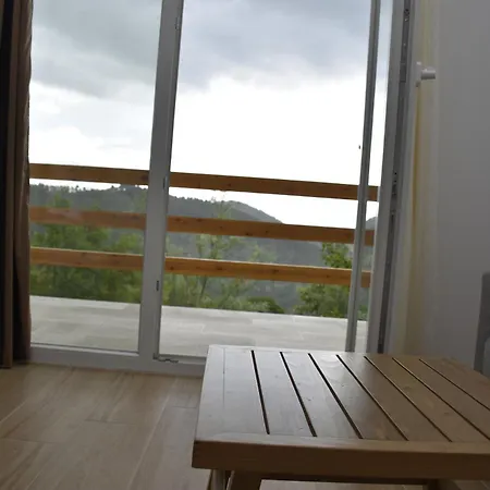 Bujtina Te Mulliri Otel Guri i Bardhë