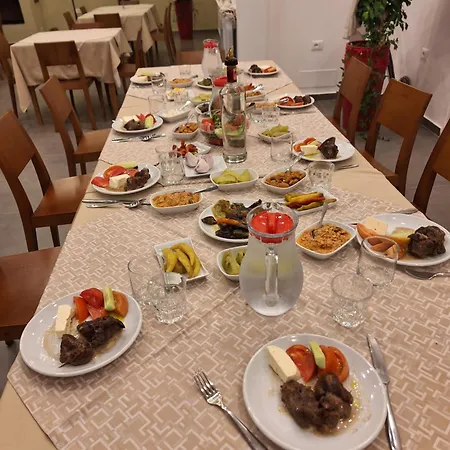 Bujtina Te Mulliri Guri i Bardhe